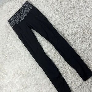 Lululemon Fresh Tracks Tight Black / Iced Wave White Black
